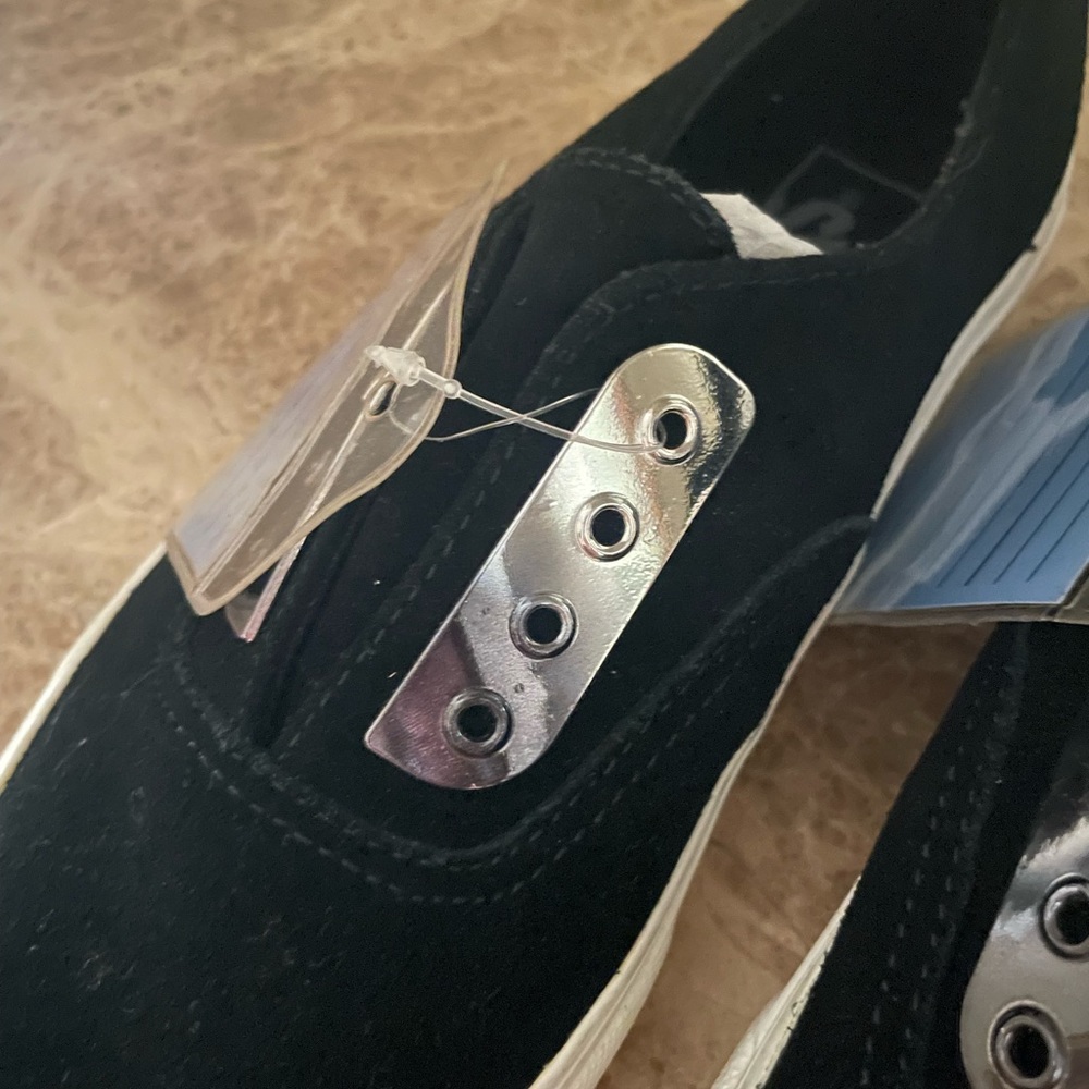 Vans - Picture 4 of 4